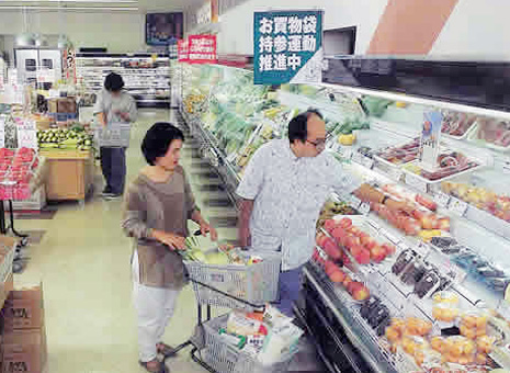 買い物袋持参運動（レジポリ袋有料化）を全店舗でスタート