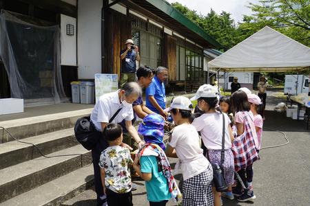 子どもたちよりお礼のメッセージ贈呈_DSC8250.JPG