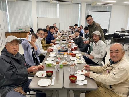 昼食交流会の様子.JPG