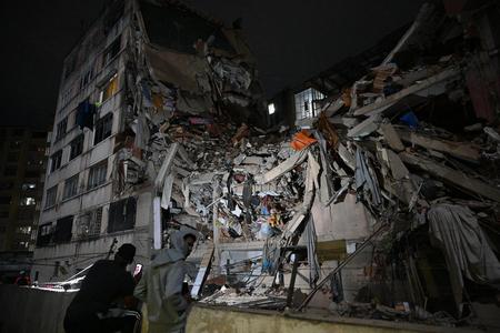 UN0876166+(地震で崩れた建物).jpg